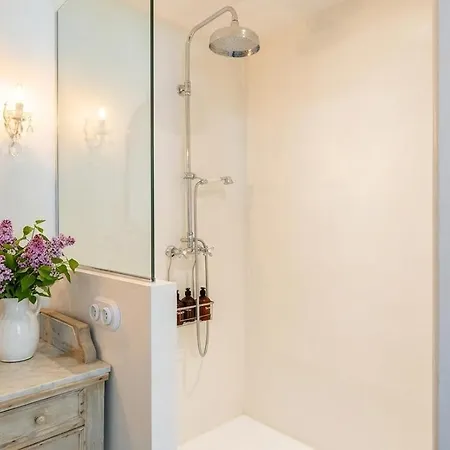 La Colonial - 5 Minutes Walk From And 10 Minutes From Center Design *
