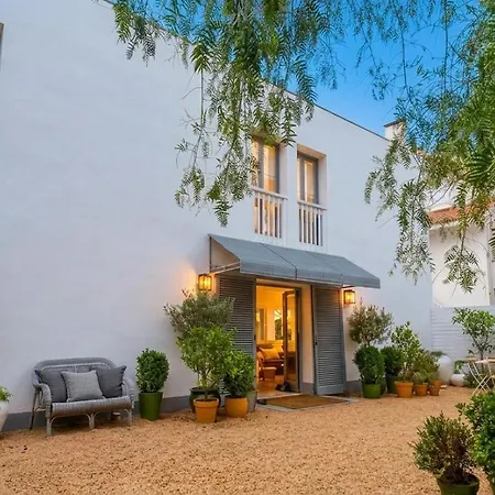 La Colonial - 5 Minutes Walk From And 10 Minutes From Center Design *