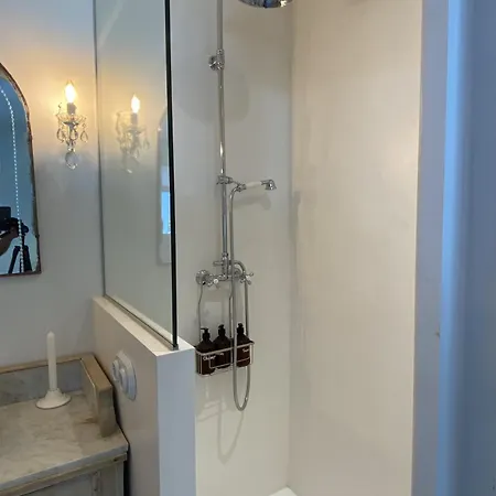 La Colonial - 5 Minutes Walk From And 10 Minutes From Center Design * Сіджас